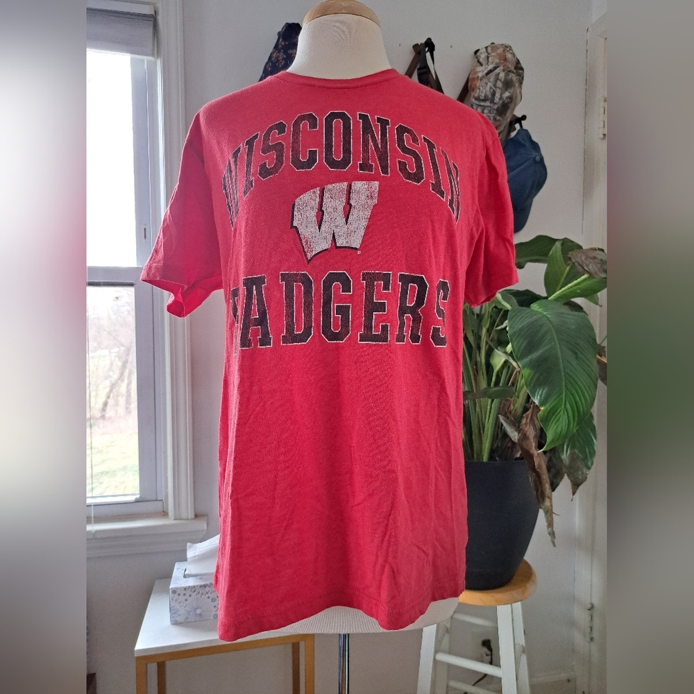 Top of The World Wisconsin Badgers College T-shirt Size Large